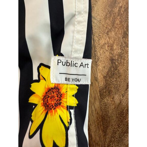 PUBLIC ART White & Black Wallflower Patterned Board Shorts Size Small - Picture 4 of 7